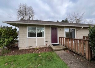 65 NE 19th St in Gresham, OR - Foto de edificio - Building Photo
