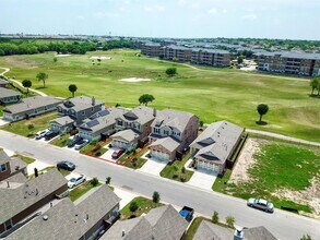 142 Danish Dr in Hutto, TX - Building Photo - Building Photo
