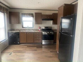 255 Bunting Ln in Madison, WI - Building Photo - Building Photo