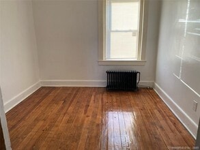 14 Portland St in Middletown, CT - Building Photo - Building Photo