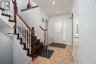 1453 Hemingford Ln in Mississauga, ON - Building Photo - Building Photo