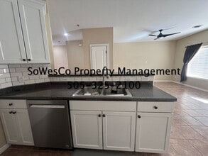 1958 Hollyhock Cir in Farmington, NM - Building Photo - Building Photo