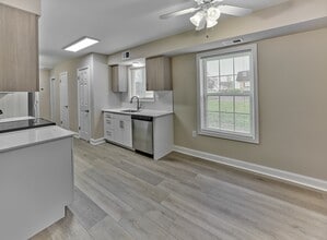 Woods Edge in Lansdale, PA - Foto de edificio - Building Photo