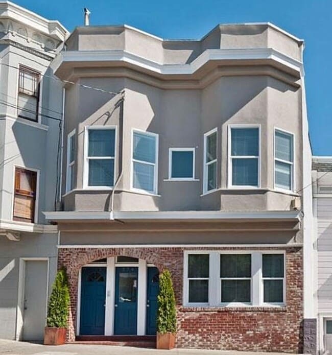 property at 372 29th St