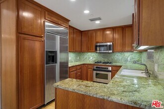 838 17th St in Santa Monica, CA - Foto de edificio - Building Photo