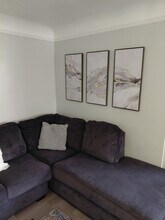 2627 Buckingham Rd, Unit 2bd 1 ba 1,100 sq ft unit in Los Angeles, CA - Building Photo - Building Photo