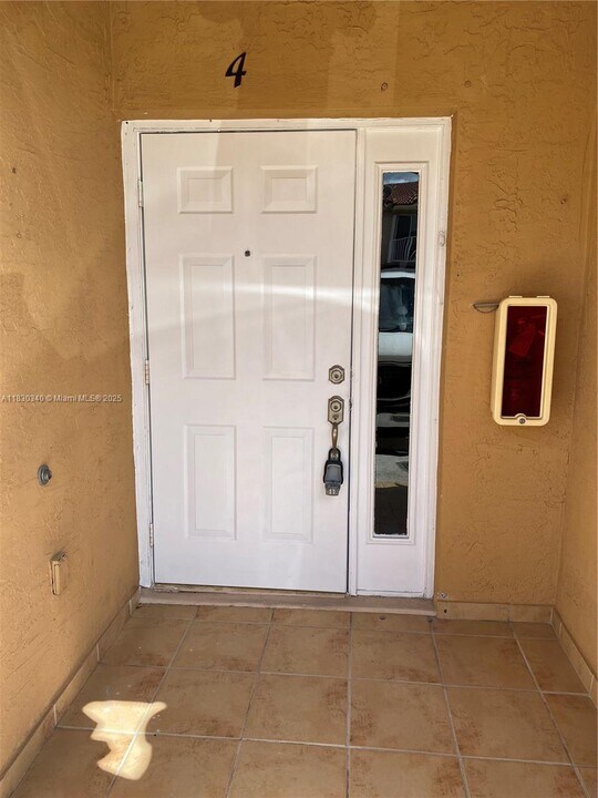 3503 W 76th St in Hialeah, FL - Building Photo
