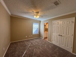 802 N Englewood Ave in Lubbock, TX - Building Photo - Building Photo