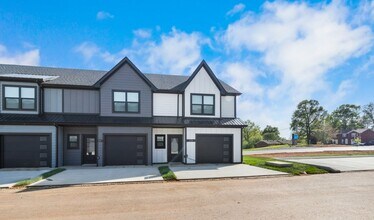 208 Jonathan Wade Prvt Cir in Clarksville, TN - Building Photo - Building Photo