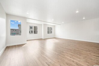696 Ryegrass Dr in Eagle Mountain, UT - Building Photo - Building Photo