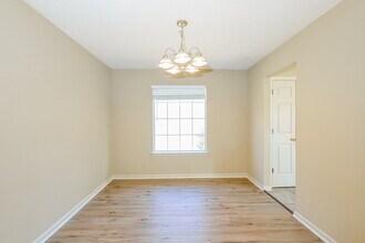 6929 Country Walk Dr, Unit 102-G in Cordova, TN - Foto de edificio - Building Photo