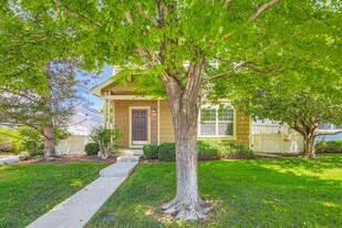 1389 S Quintero Way in Aurora, CO - Building Photo