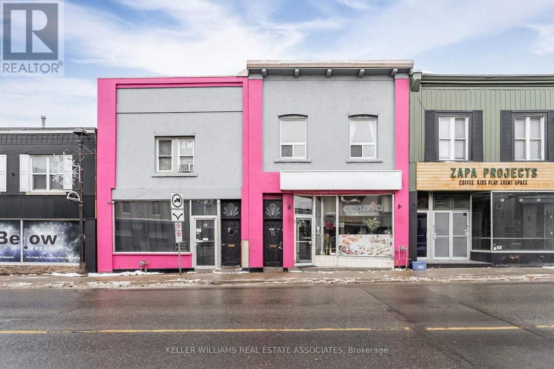 15 Mill St E in Acton, ON - Building Photo