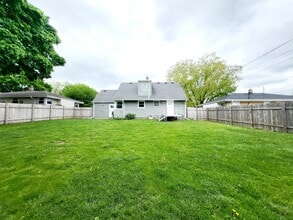 W158N9026 Charles Dr in Menomonee Falls, WI - Building Photo - Building Photo