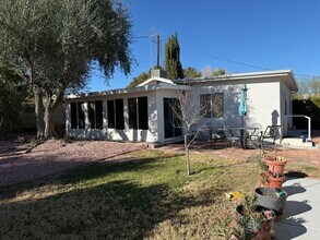 2045 S Tenaya Way in Las Vegas, NV - Building Photo - Building Photo