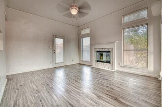 807 Wind Brooke Dr in Arlington, TX - Building Photo - Building Photo