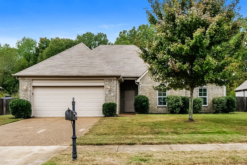 5009 Forest Oasis Ln in Memphis, TN - Foto de edificio