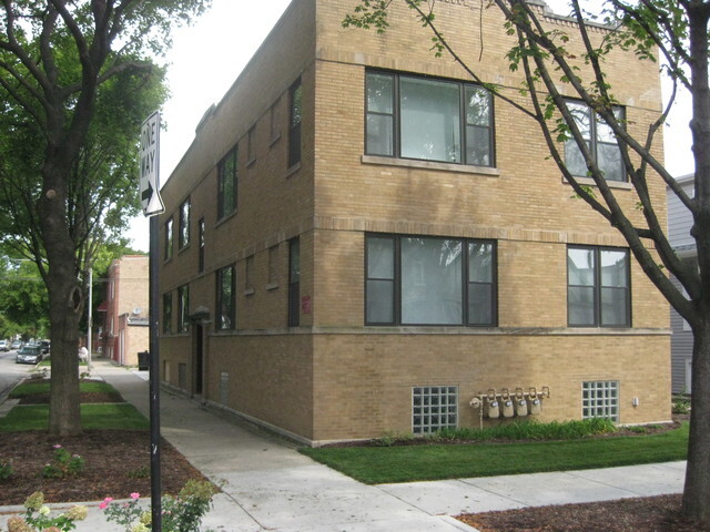 3705 N Lavergne Ave in Chicago, IL - Building Photo