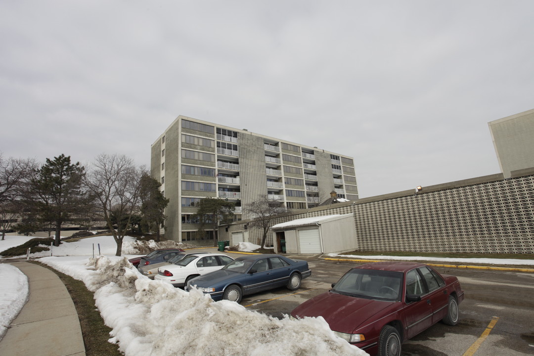 Mercy Park Apartments in Des Moines, IA - Building Photo