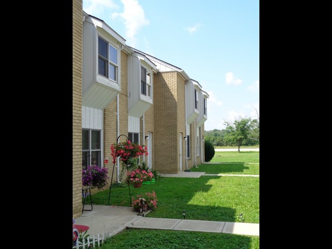 Dillsboro Townhomes in Dillsboro, IN - Building Photo - Building Photo