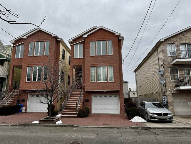 108 Kearney Ave