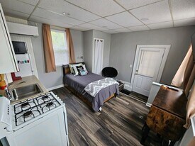 2317 Broad St in Parkersburg, WV - Building Photo