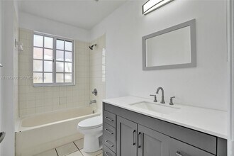 21005 NW 14th Pl in Miami Gardens, FL - Building Photo - Building Photo