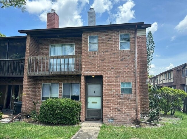 property at 2340 Huntington Green Ct