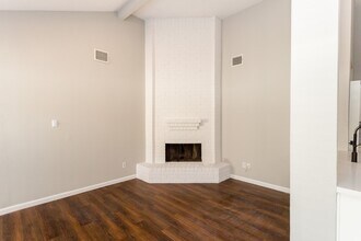 5115 Beaver Hollow Dr in Houston, TX - Building Photo - Building Photo