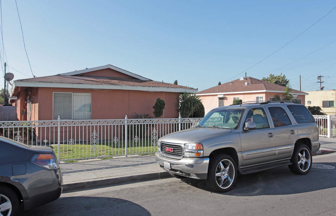 4812 Elizabeth St in Bell, CA - Foto de edificio