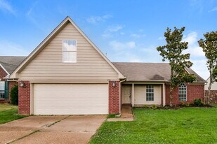 2744 Shady Well in Memphis, TN - Building Photo
