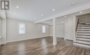 5992 19th Ave in Markham, ON - Building Photo - Building Photo