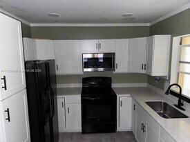 15157 NE 6th Ave in Miami, FL - Building Photo