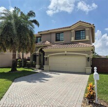 2001 NW 99th Terrace in Pembroke Pines, FL - Building Photo - Building Photo