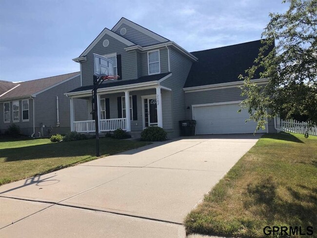 property at 2102 Quartz Dr