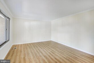 9040 Centerway Rd in Gaithersburg, MD - Building Photo - Building Photo