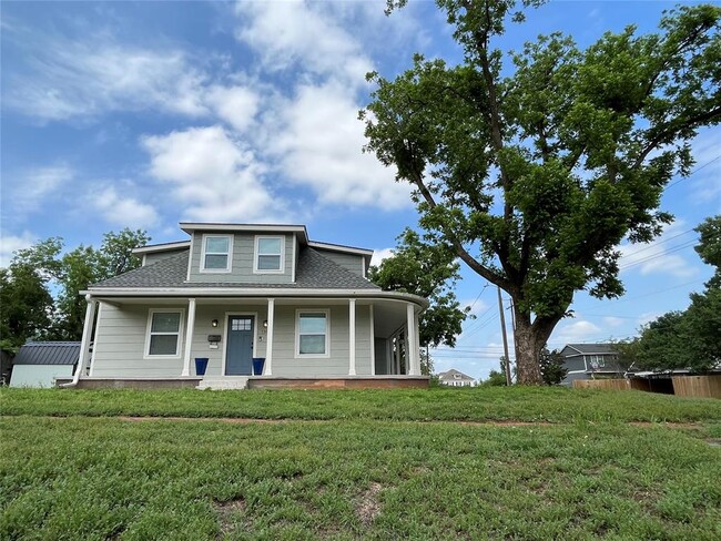 1502 W Cleveland Ave in Guthrie, OK - Building Photo - Building Photo