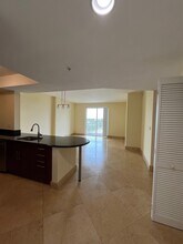 7266 SW 88th St in Miami, FL - Foto de edificio - Building Photo