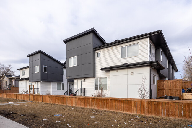 1305 36 St SE in Calgary, AB - Building Photo - Building Photo