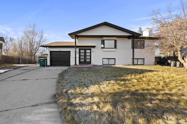 property at 304 Cielo Vista St