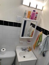 108 Central St, Unit 2 in Somerville, MA - Foto de edificio - Building Photo