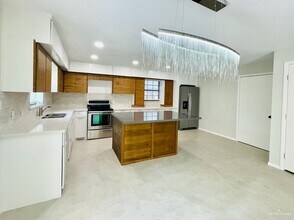 1307 Kerria Ave in McAllen, TX - Building Photo - Building Photo
