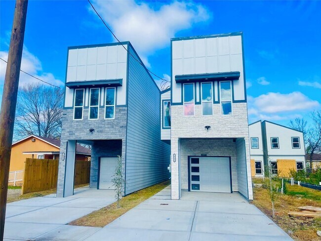 7931 Fowlie St in Houston, TX - Building Photo - Building Photo
