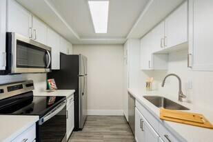 Avia McCormick Ranch in Scottsdale, AZ - Building Photo