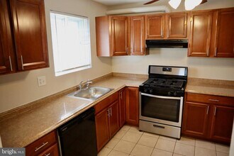 4608 Falcon St in Rockville, MD - Building Photo - Building Photo