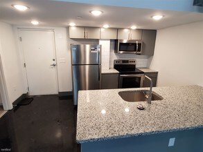 805 W Cary St in Richmond, VA - Building Photo - Building Photo