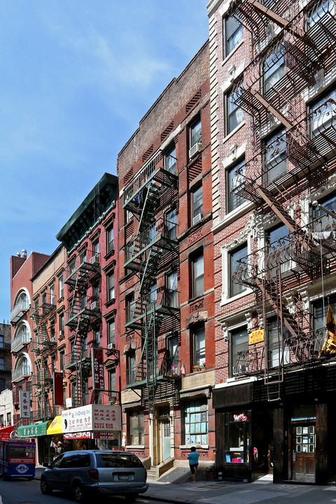 165 Mott St in New York, NY - Foto de edificio