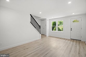2119 Delmar Dr in Folcroft, PA - Building Photo - Building Photo