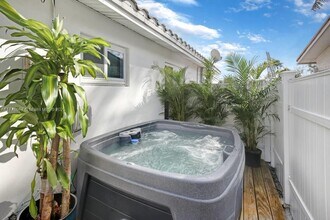 1461 NW 10th St in Dania Beach, FL - Building Photo - Building Photo