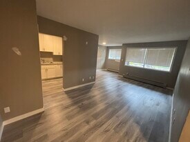 343-343 Mill St in Kitchener, ON - Building Photo